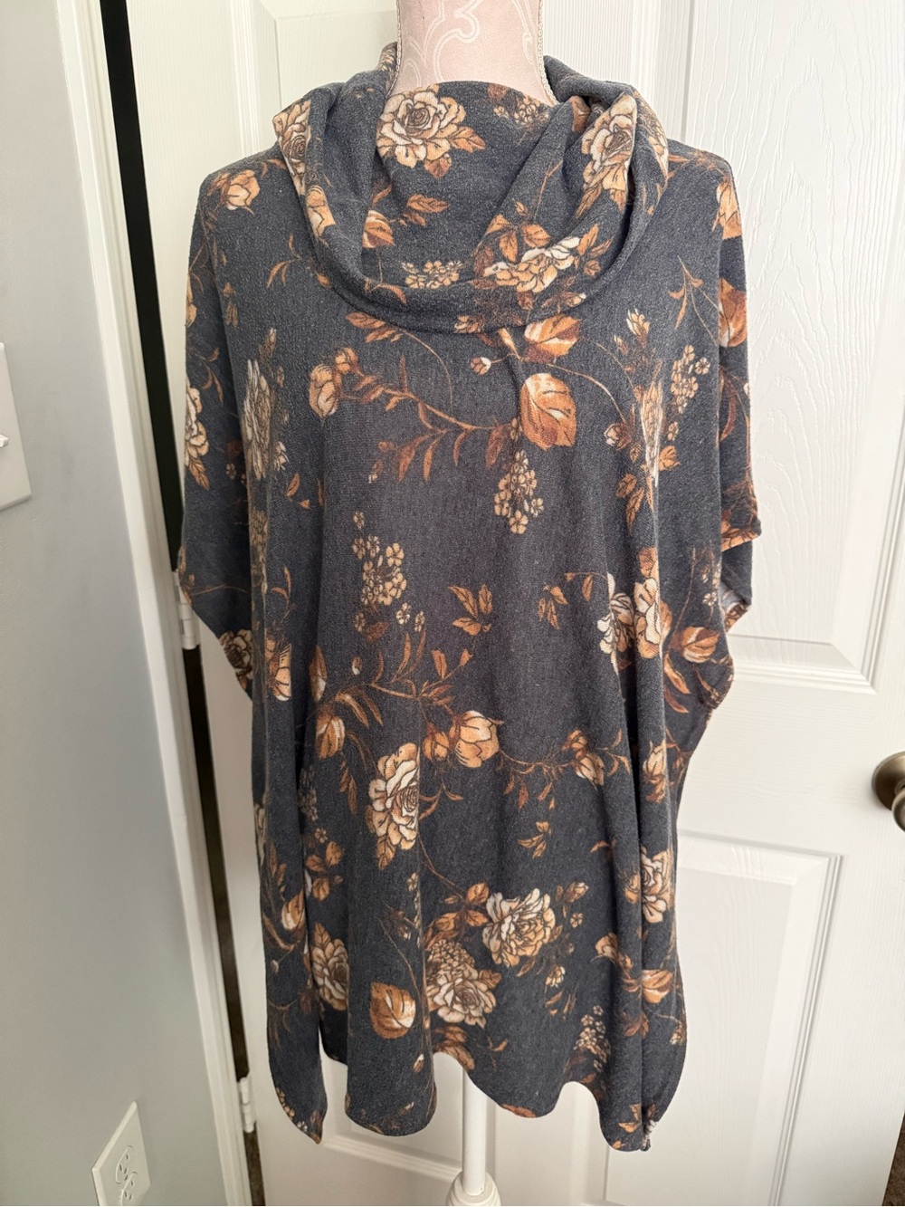 Floral Cowl Neck Tunic Top - Gray with Tan Floral
